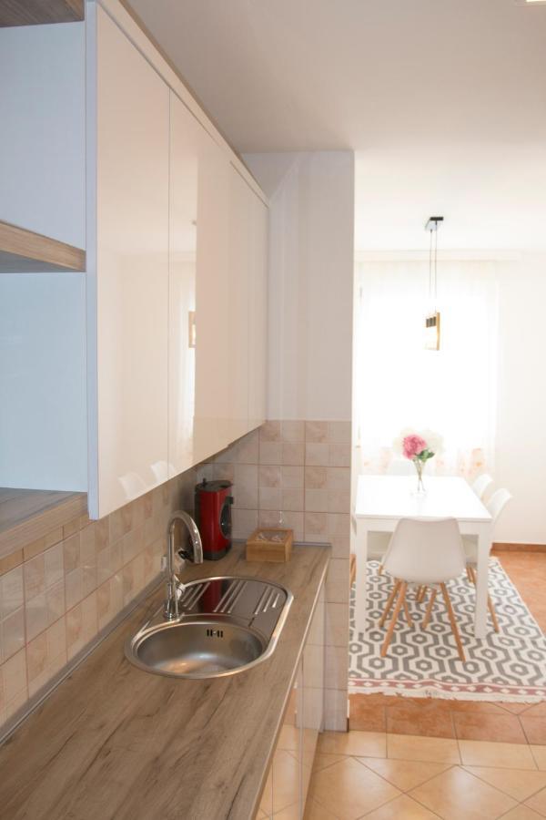 מוסטר Memories Apartment מראה חיצוני תמונה