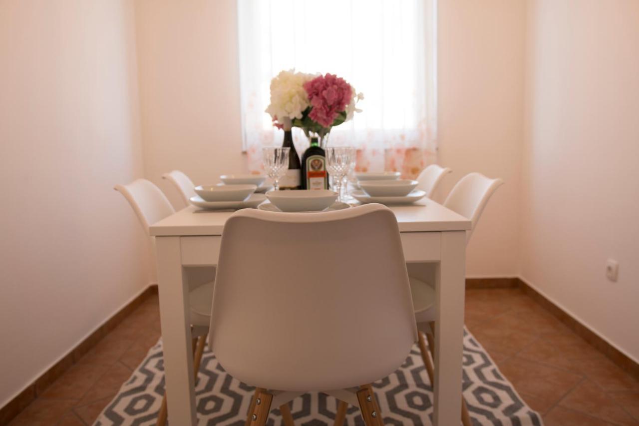 מוסטר Memories Apartment מראה חיצוני תמונה