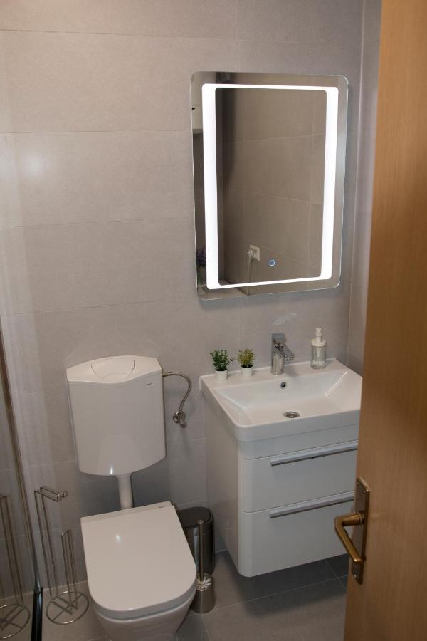 מוסטר Memories Apartment מראה חיצוני תמונה