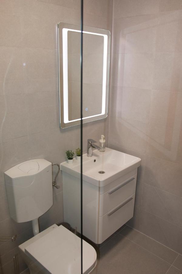 מוסטר Memories Apartment מראה חיצוני תמונה